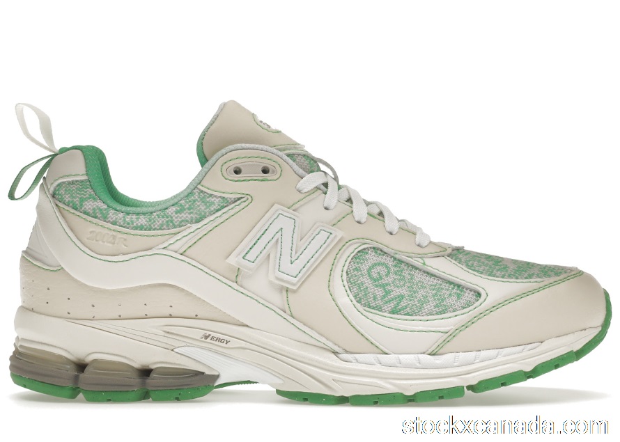 CA New Balance 2002R GANNI Turtledove M2002RGC